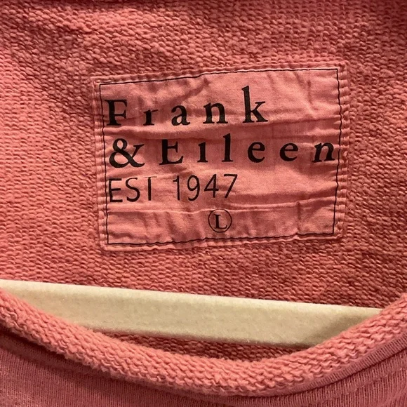 Frank & Eileen ‘Anna’ Triple Fleece Caplet - Picture 3 of 4